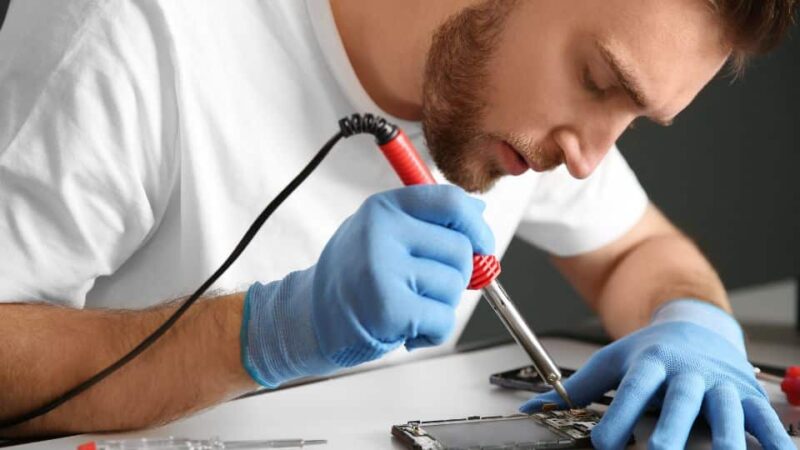 טכנאי טלפון מקצועי